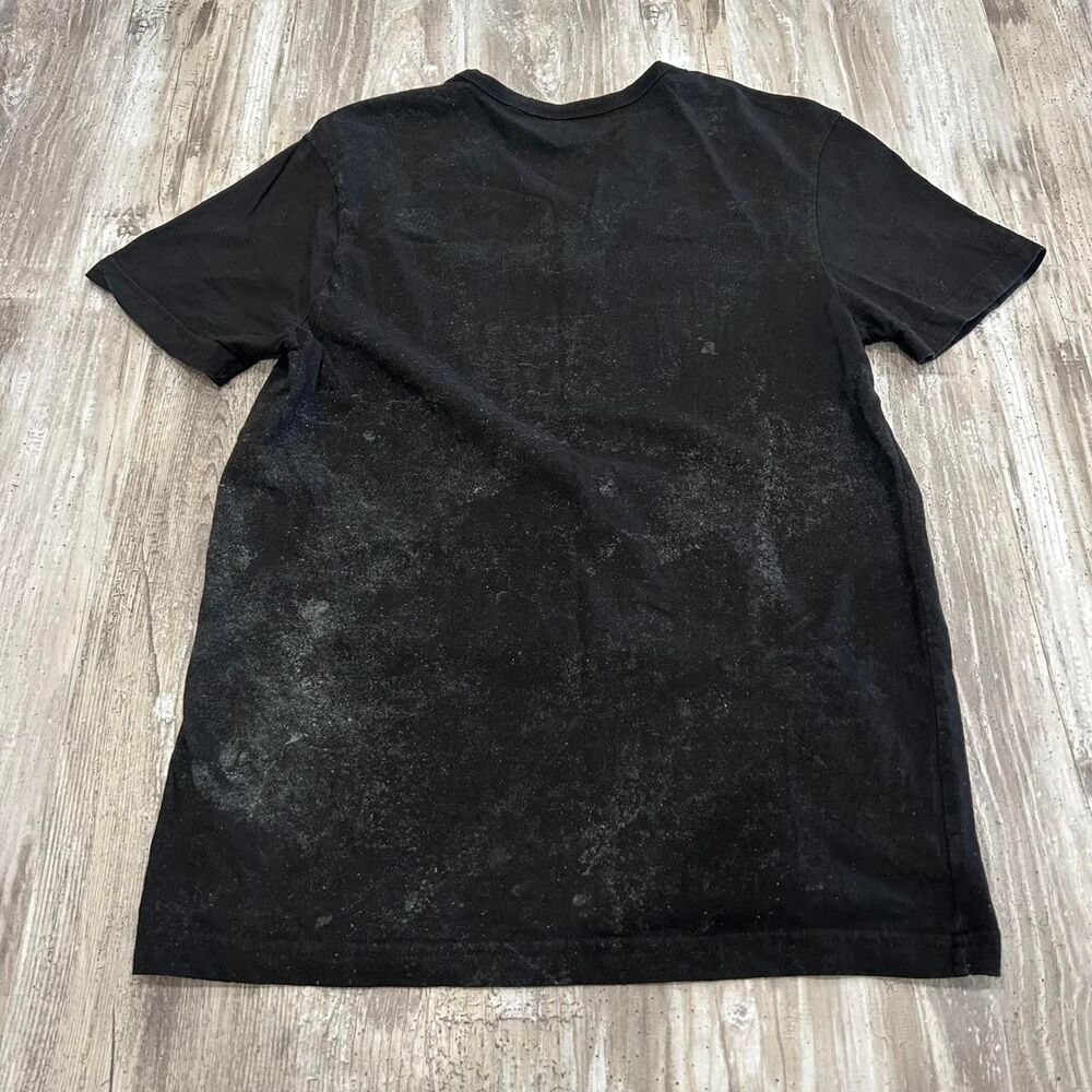 Guess Men's distressed grunge y2k streetwear black cotton v-neck t-shirt - Picture 4 of 5